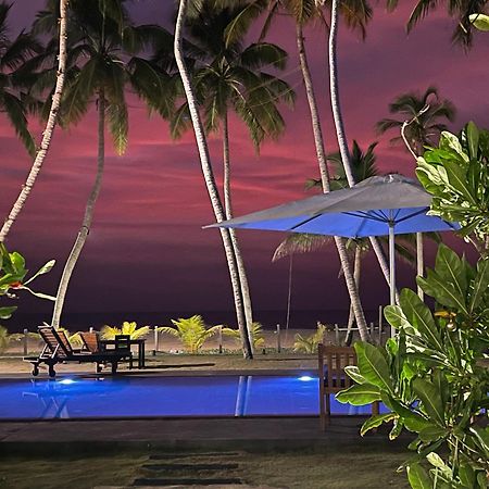 Soluna Beach Resort Marawila Eksteriør billede